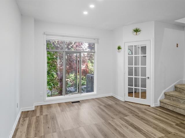 









151Z


Rue Madaire

,
Gatineau (Aylmer),




QC
J9H1R1

