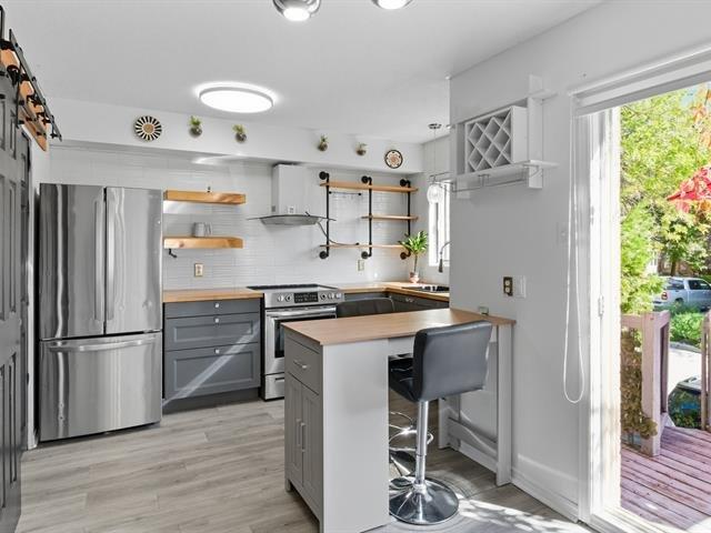 









151Z


Rue Madaire

,
Gatineau (Aylmer),




QC
J9H1R1

