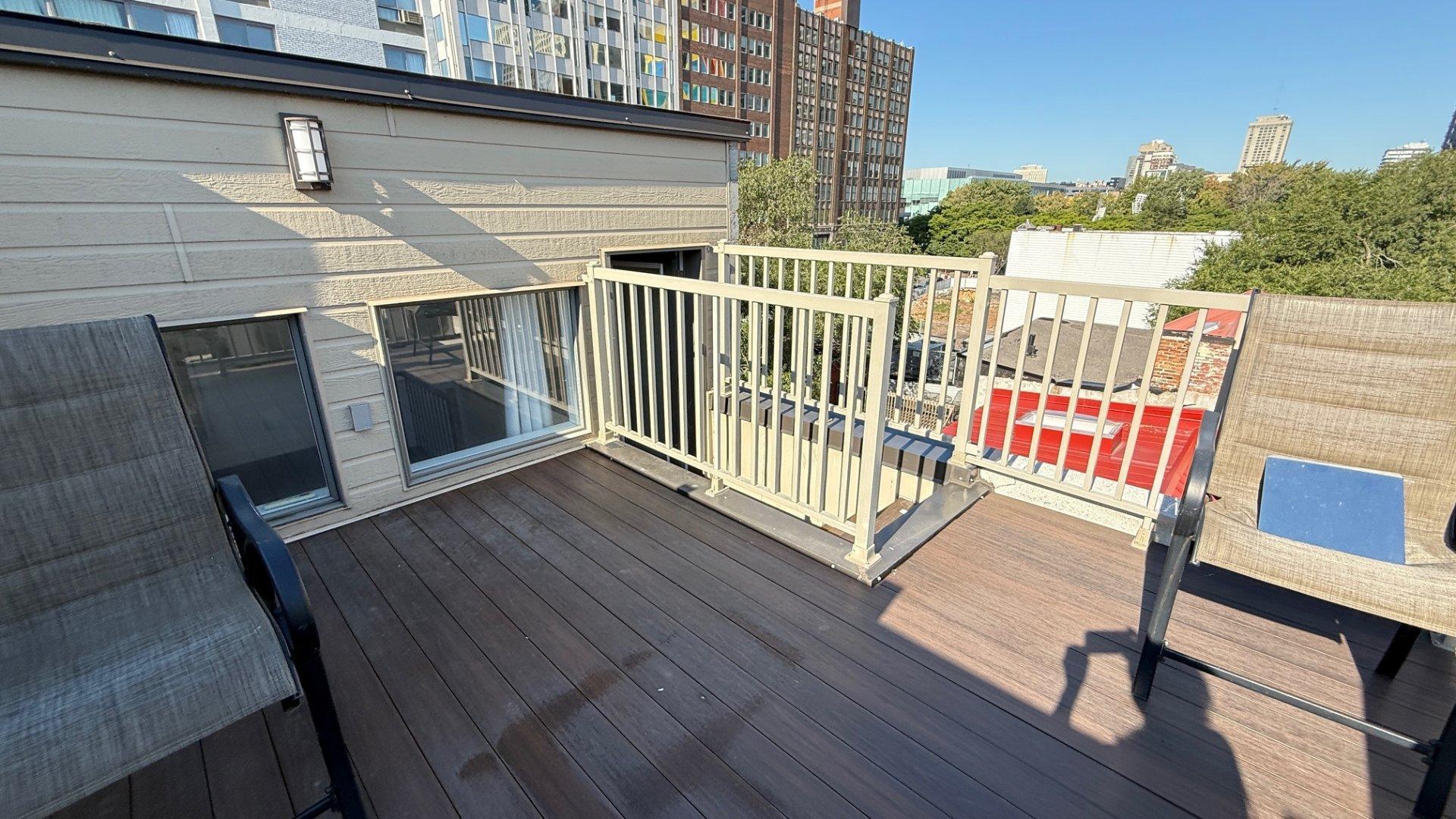 









1216


Rue St-Hubert

,
Montréal (Ville-Marie),




QC
H2L3Y5

