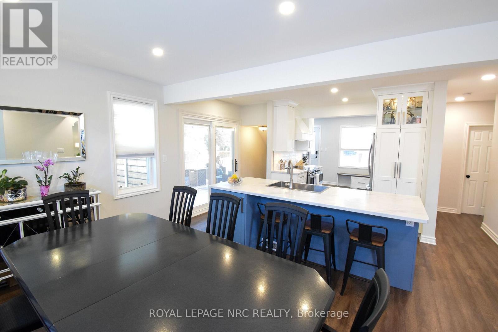 












128 HAIG STREET

,
St. Catharines (Haig),




Ontario
L2R6L2

