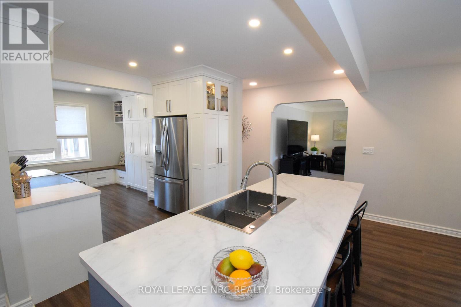 












128 HAIG STREET

,
St. Catharines (Haig),




Ontario
L2R6L2

