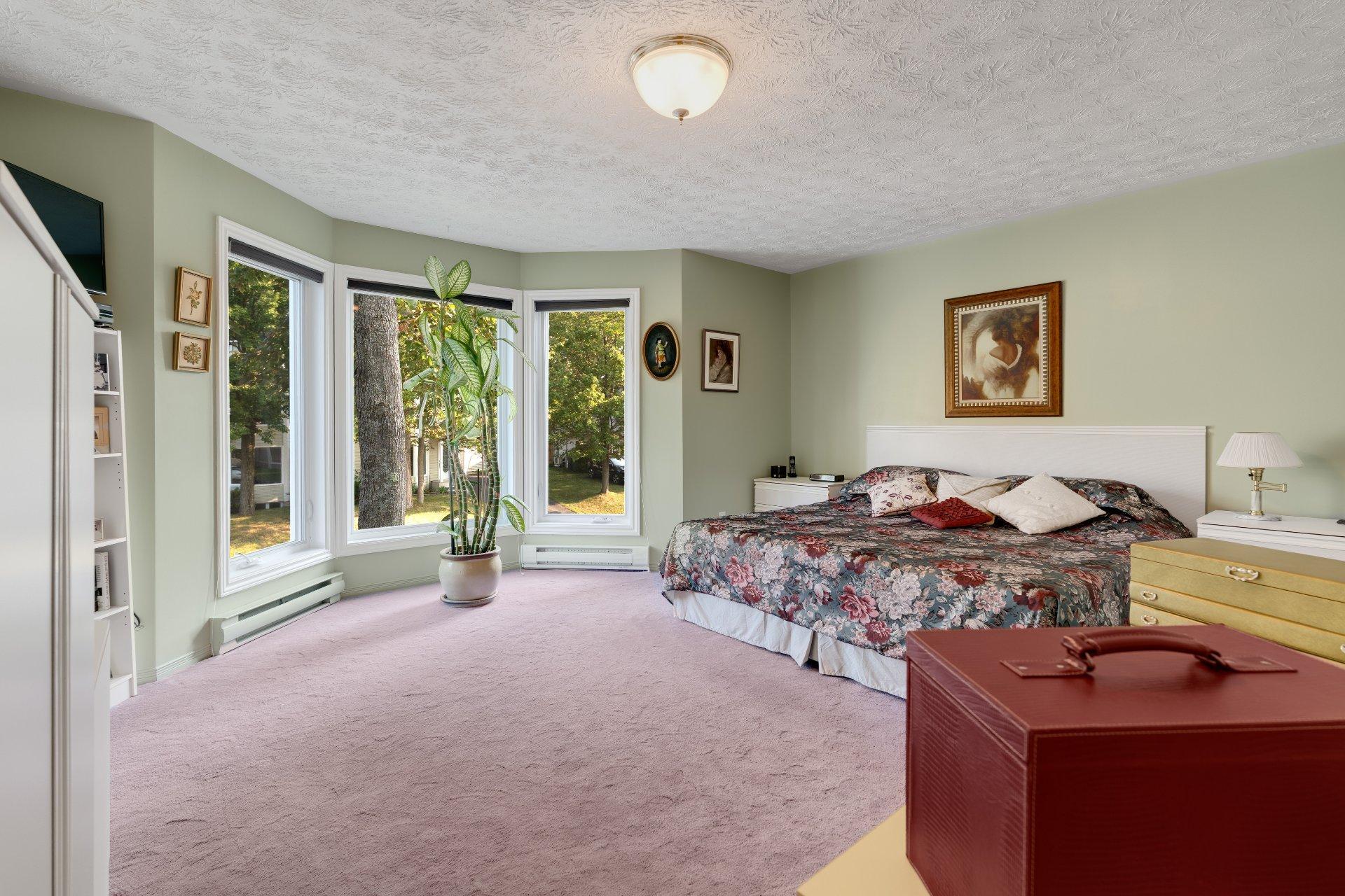 









1107


Rue Paul-Desruisseaux

,
Sherbrooke (Les Nations),




QC
J1J4M6


