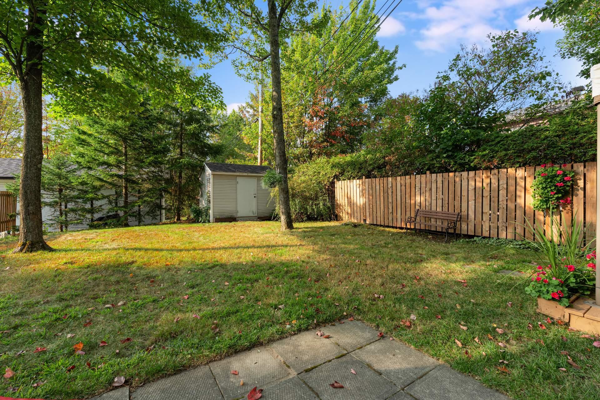 









1107


Rue Paul-Desruisseaux

,
Sherbrooke (Les Nations),




QC
J1J4M6

