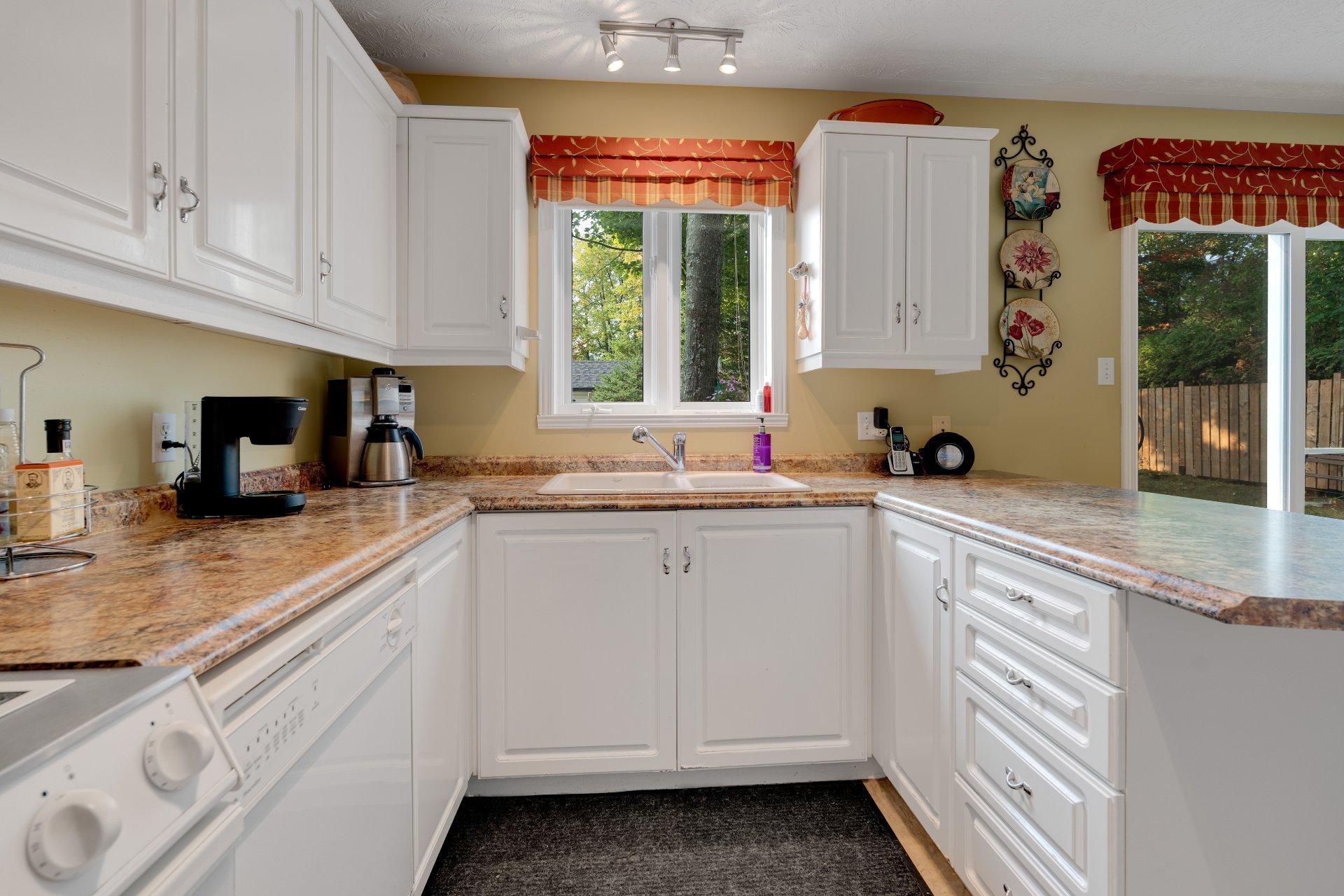 









1107


Rue Paul-Desruisseaux

,
Sherbrooke (Les Nations),




QC
J1J4M6

