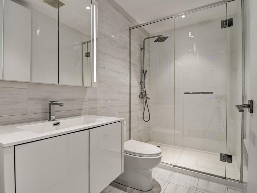









1188


Av. Union

, 1901,
Montréal (Ville-Marie),




QC
H3B0E5


