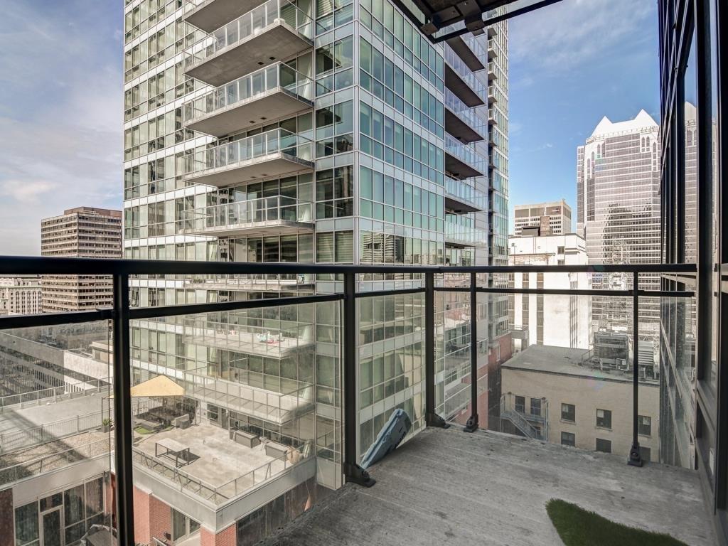 









1188


Av. Union

, 1901,
Montréal (Ville-Marie),




QC
H3B0E5

