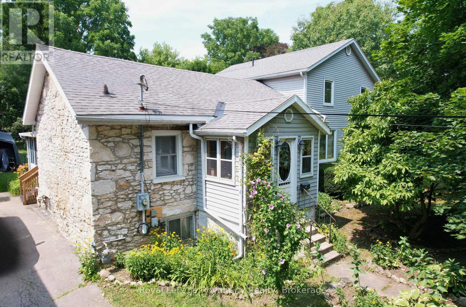 












69 NOTTINGHAM STREET

,
Guelph (Downtown),




Ontario
N1H3M9

