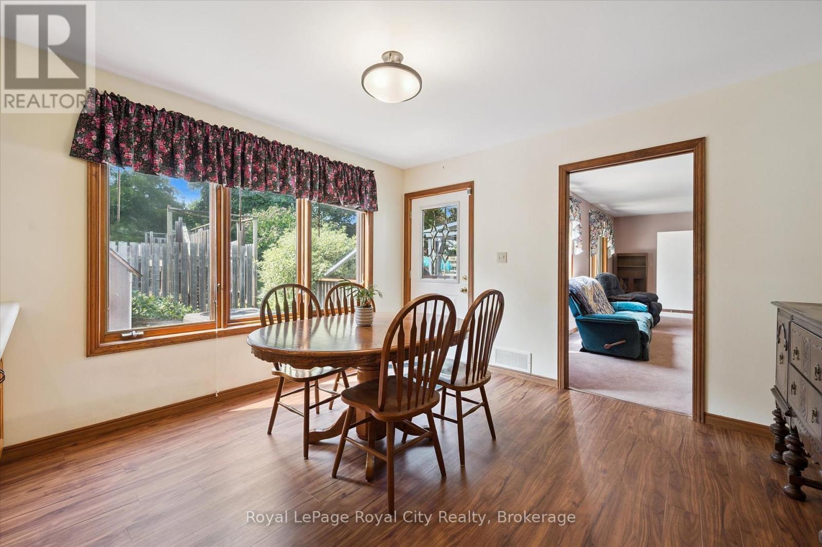 












69 NOTTINGHAM STREET

,
Guelph (Downtown),




Ontario
N1H3M9

