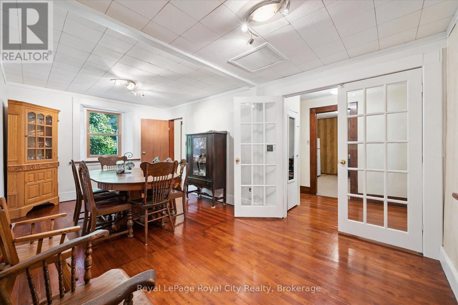 












69 NOTTINGHAM STREET

,
Guelph (Downtown),




Ontario
N1H3M9

