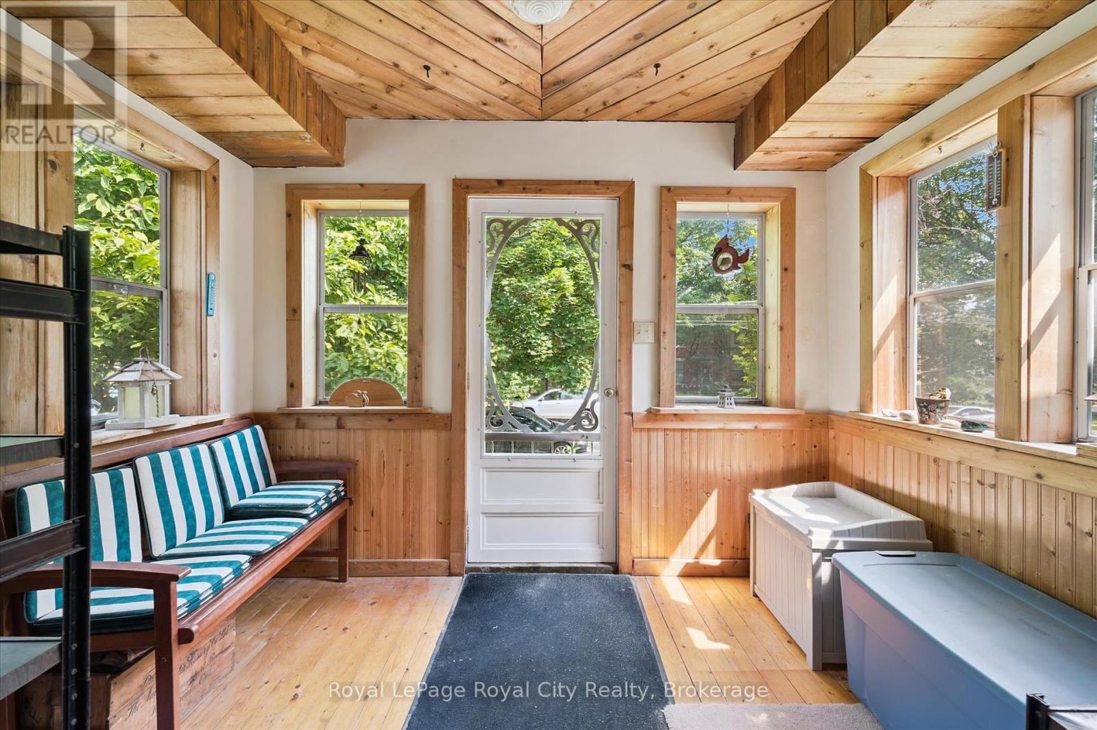 












69 NOTTINGHAM STREET

,
Guelph (Downtown),




Ontario
N1H3M9

