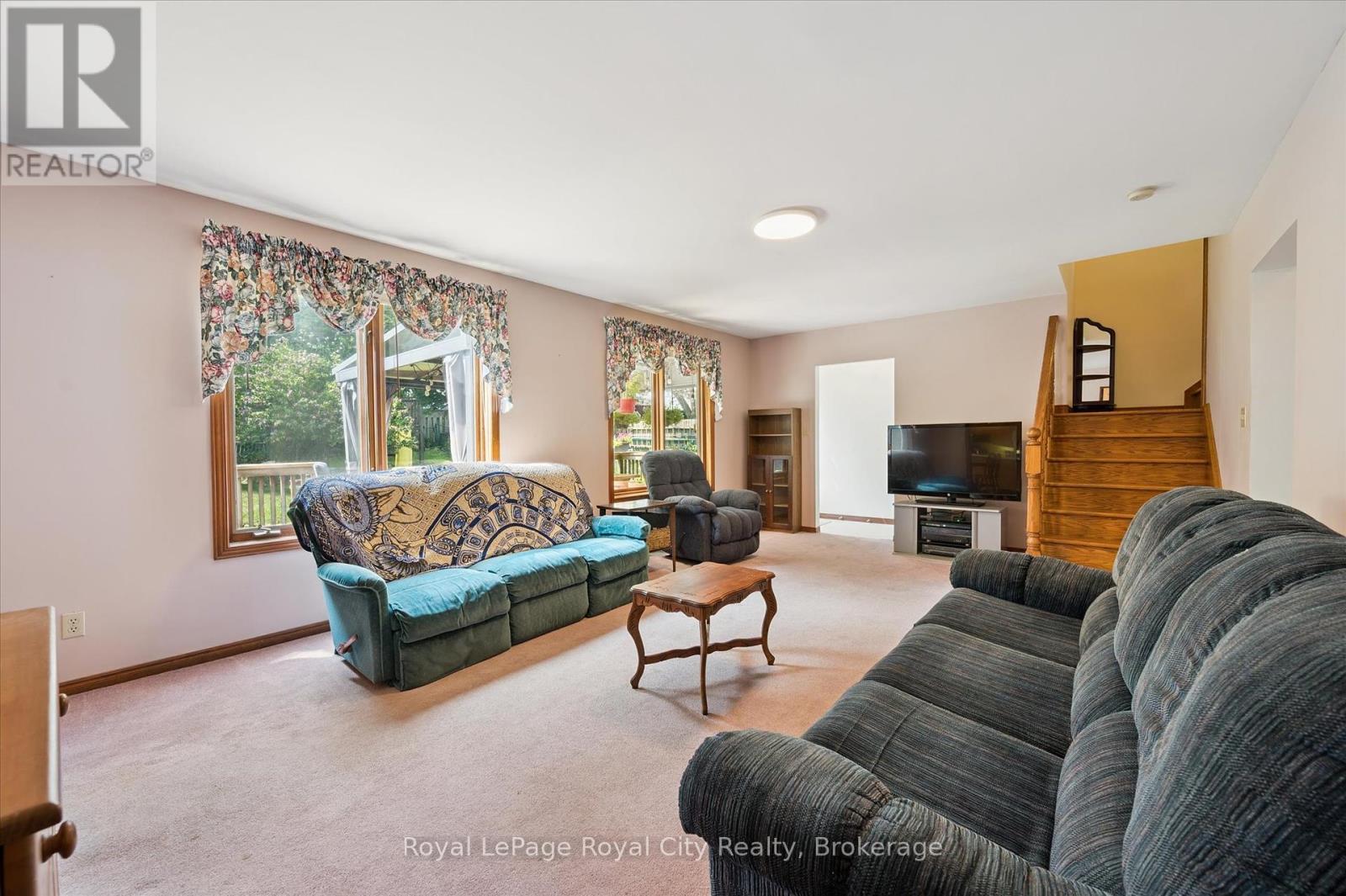 












69 NOTTINGHAM STREET

,
Guelph (Downtown),




Ontario
N1H3M9

