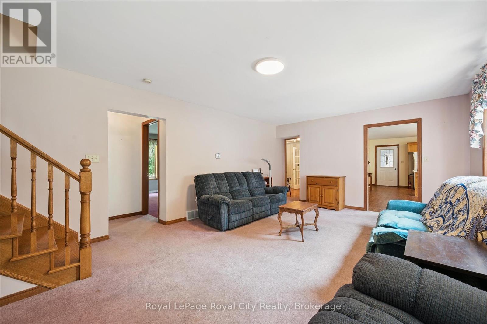 












69 NOTTINGHAM STREET

,
Guelph (Downtown),




Ontario
N1H3M9

