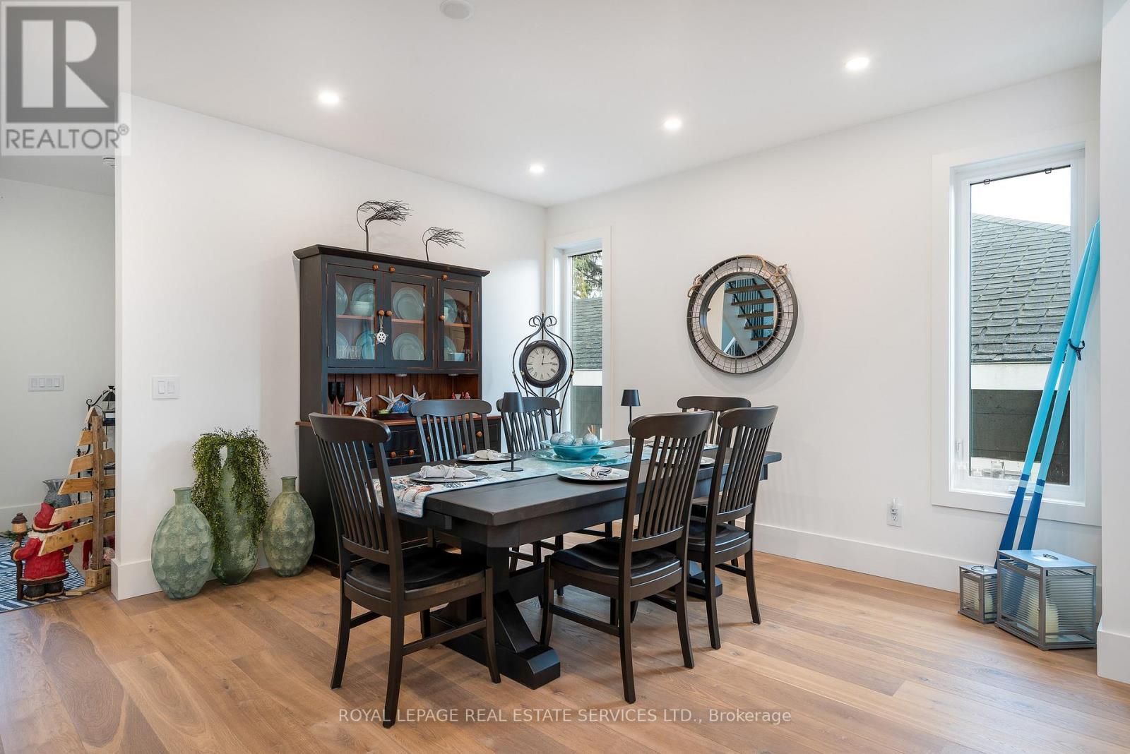 












53 NIAGARA STREET

,
Collingwood,




Ontario
L9Y3X1

