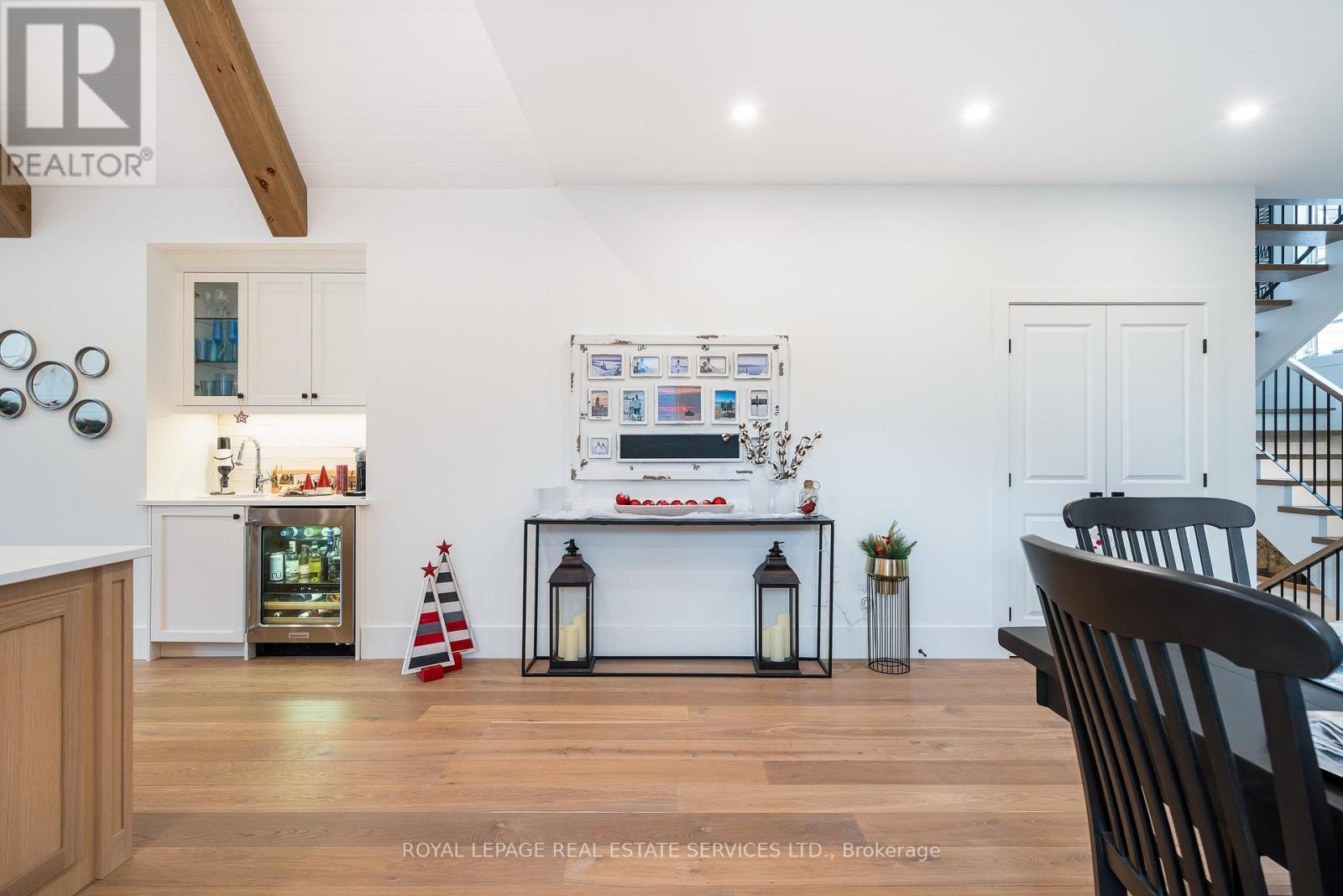 












53 NIAGARA STREET

,
Collingwood,




Ontario
L9Y3X1

