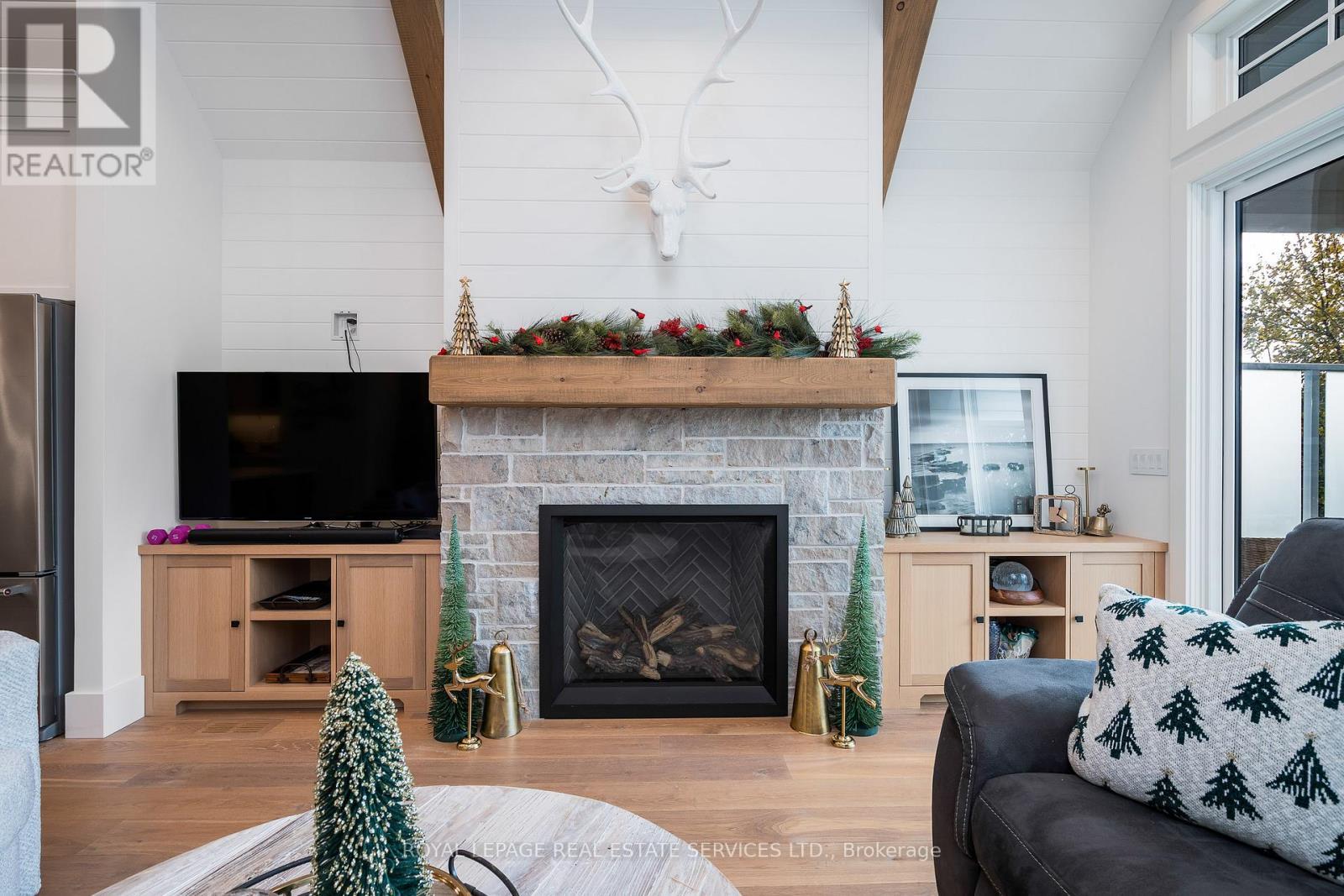 












53 NIAGARA STREET

,
Collingwood,




Ontario
L9Y3X1

