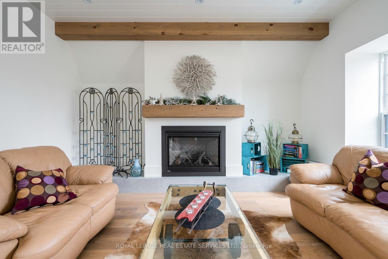 












53 NIAGARA STREET

,
Collingwood,




Ontario
L9Y3X1

