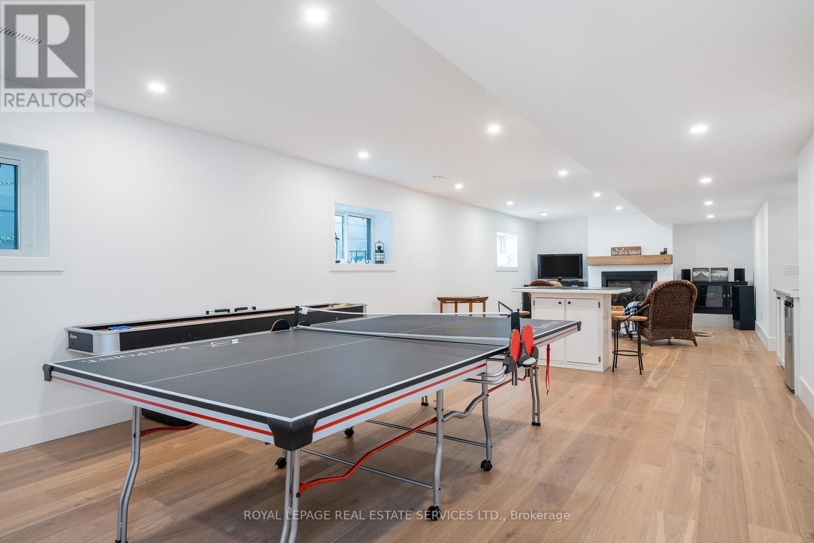 












53 NIAGARA STREET

,
Collingwood,




Ontario
L9Y3X1

