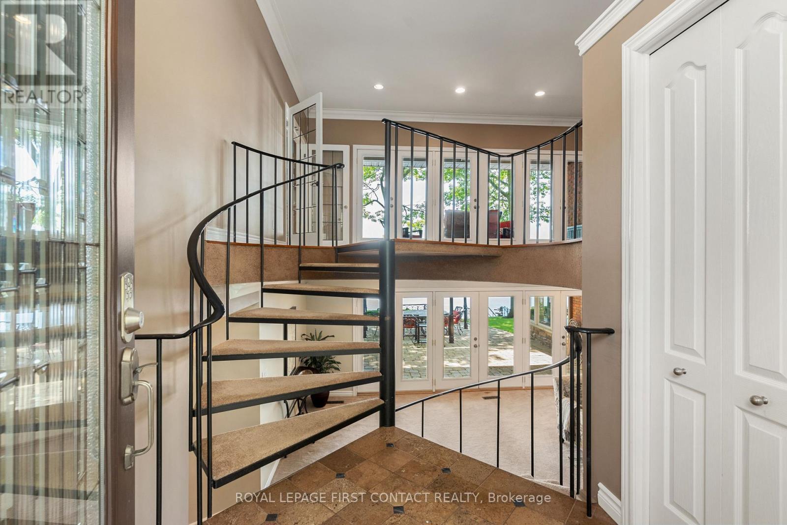 












13 GEORGINA DRIVE

,
Oro-Medonte,




Ontario
L4M1E9

