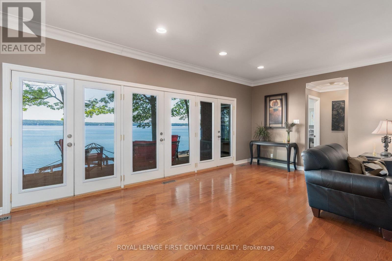 












13 GEORGINA DRIVE

,
Oro-Medonte,




Ontario
L4M1E9

