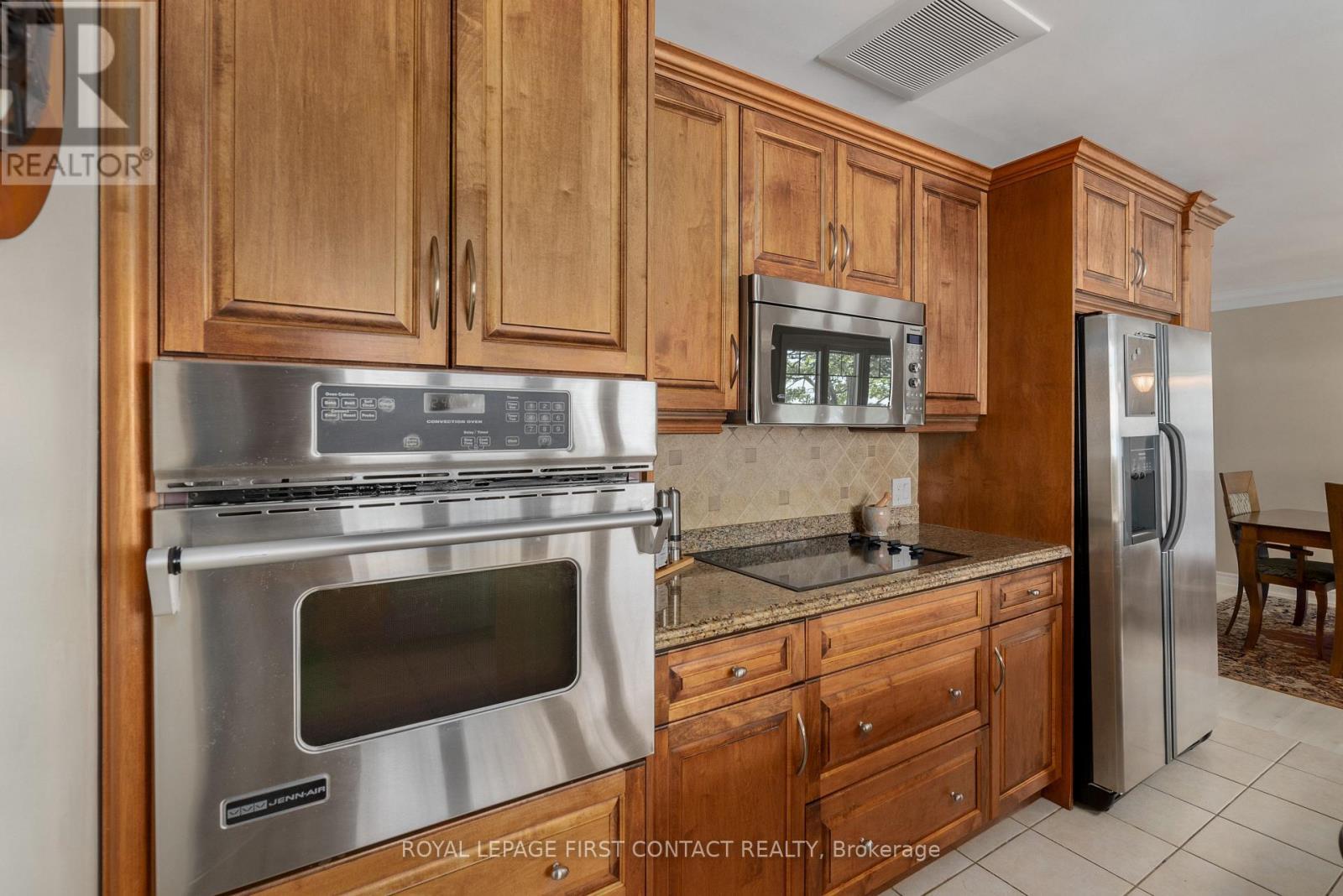 












13 GEORGINA DRIVE

,
Oro-Medonte,




Ontario
L4M1E9

