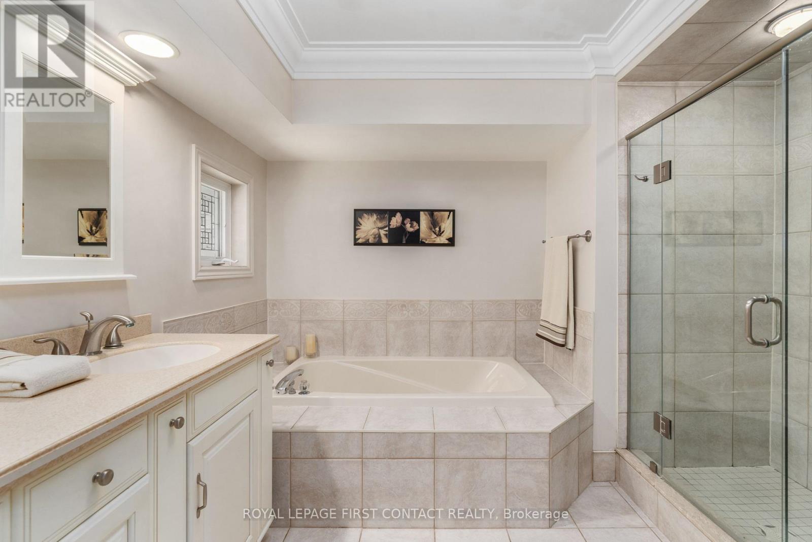 












13 GEORGINA DRIVE

,
Oro-Medonte,




Ontario
L4M1E9

