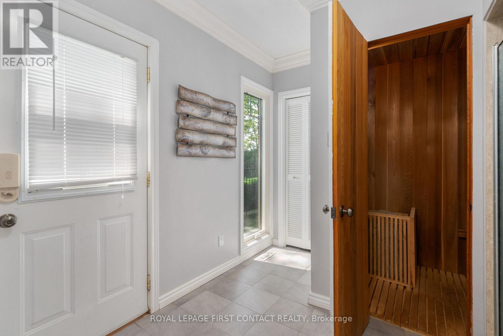 












13 GEORGINA DRIVE

,
Oro-Medonte,




Ontario
L4M1E9

