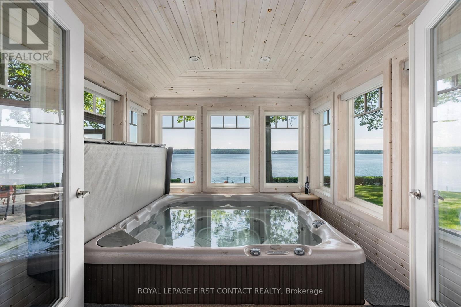 












13 GEORGINA DRIVE

,
Oro-Medonte,




Ontario
L4M1E9

