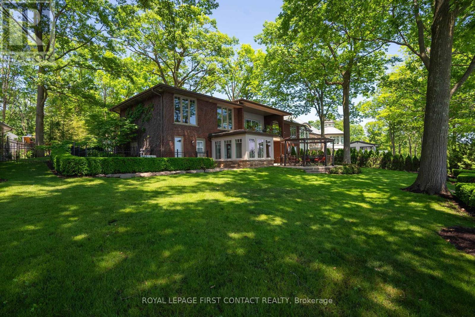 












13 GEORGINA DRIVE

,
Oro-Medonte,




Ontario
L4M1E9

