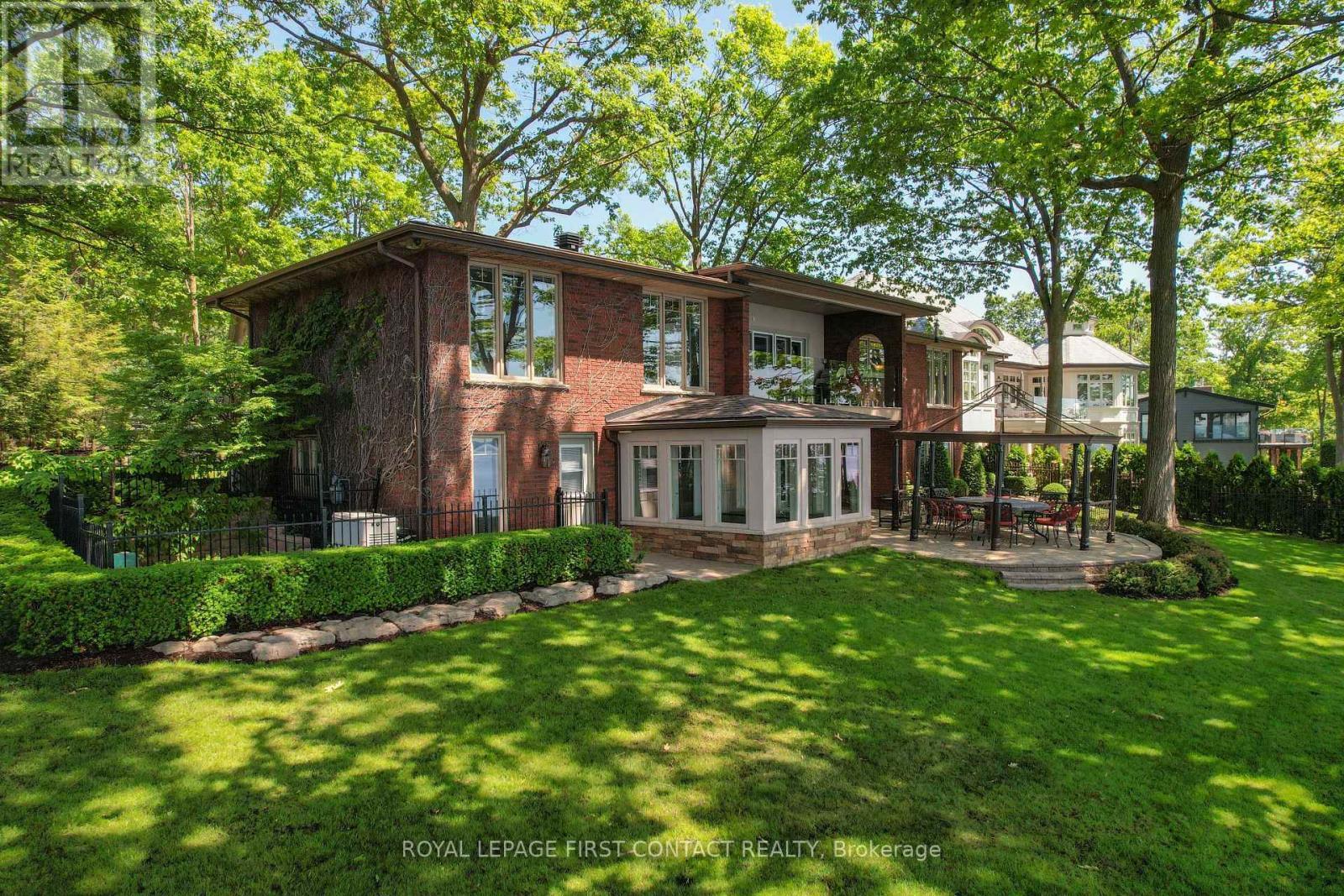 












13 GEORGINA DRIVE

,
Oro-Medonte,




Ontario
L4M1E9

