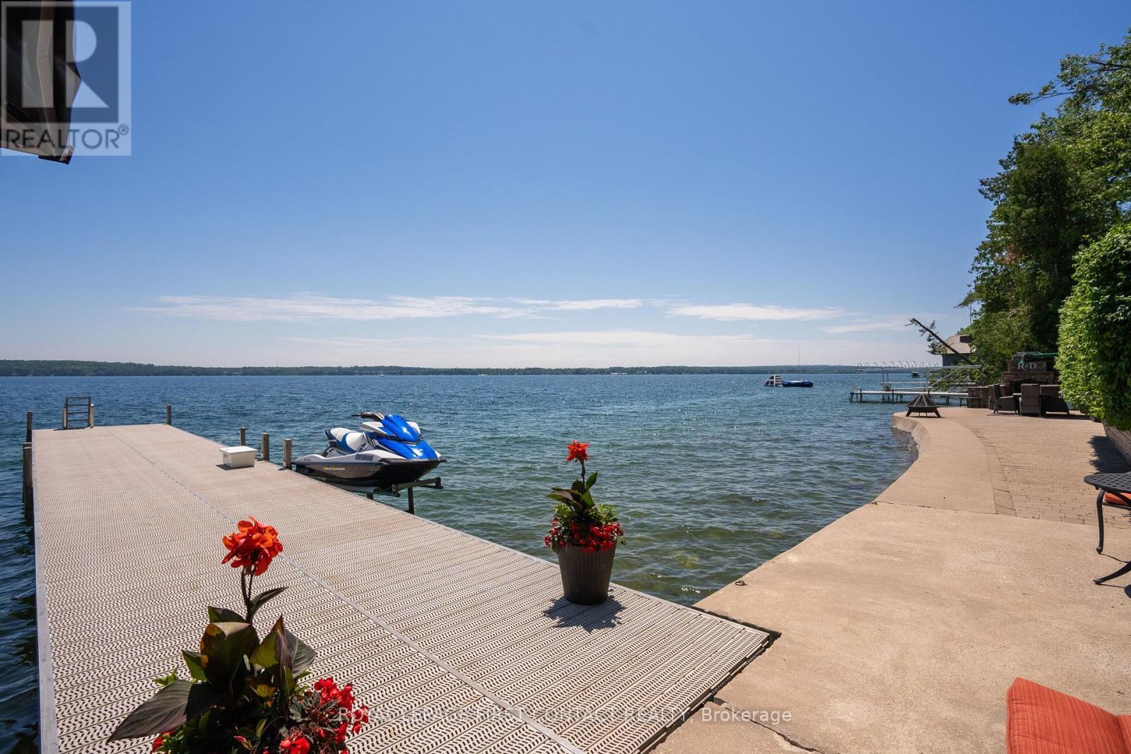 












13 GEORGINA DRIVE

,
Oro-Medonte,




Ontario
L4M1E9

