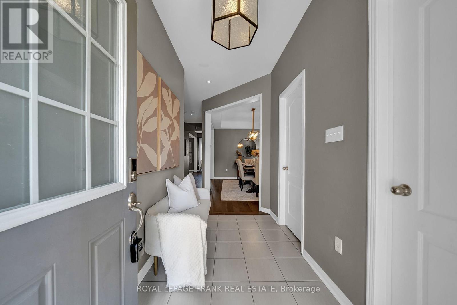 












23 JACK ROACH STREET

,
Clarington (Bowmanville),




Ontario
L1C3K2

