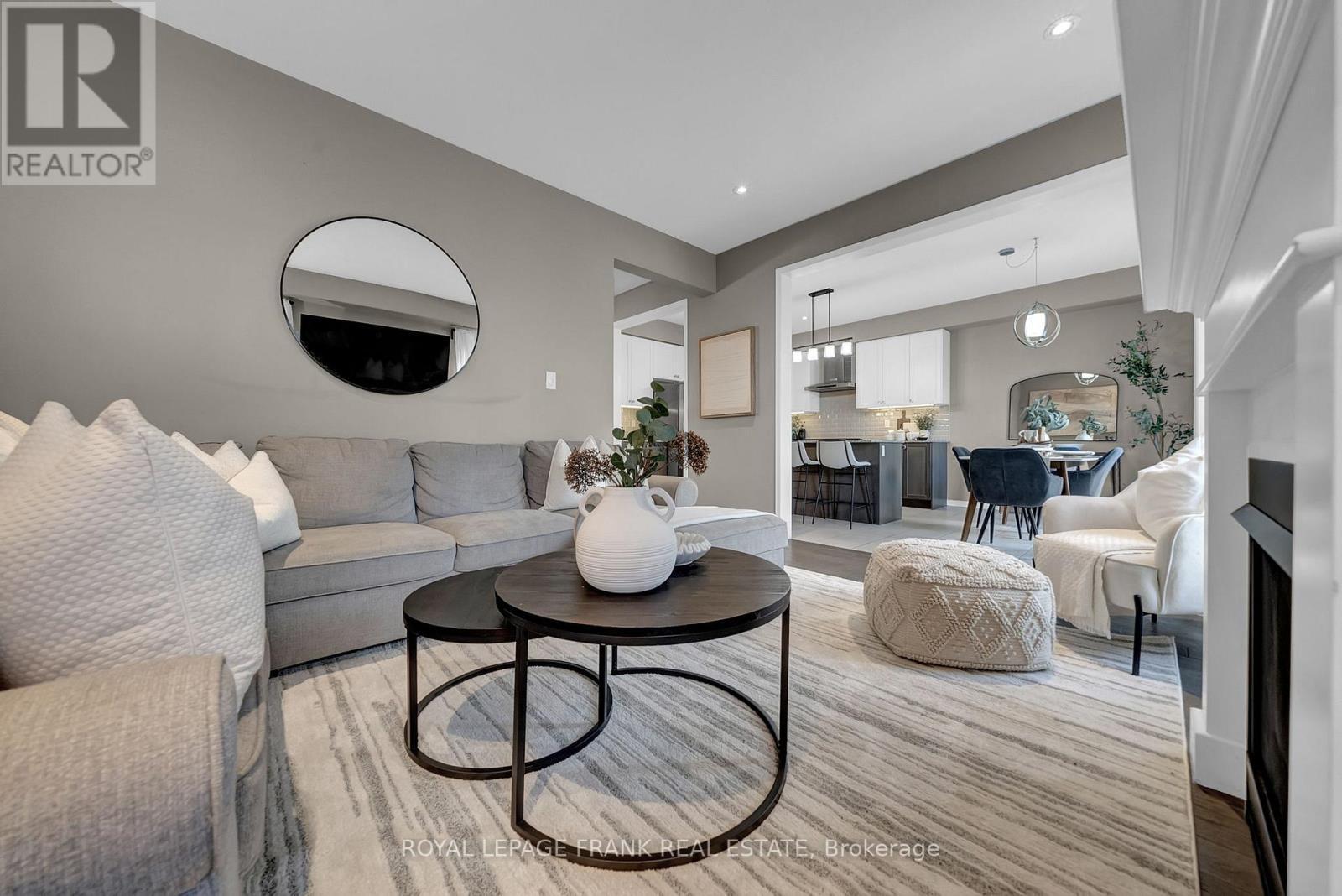 












23 JACK ROACH STREET

,
Clarington (Bowmanville),




Ontario
L1C3K2

