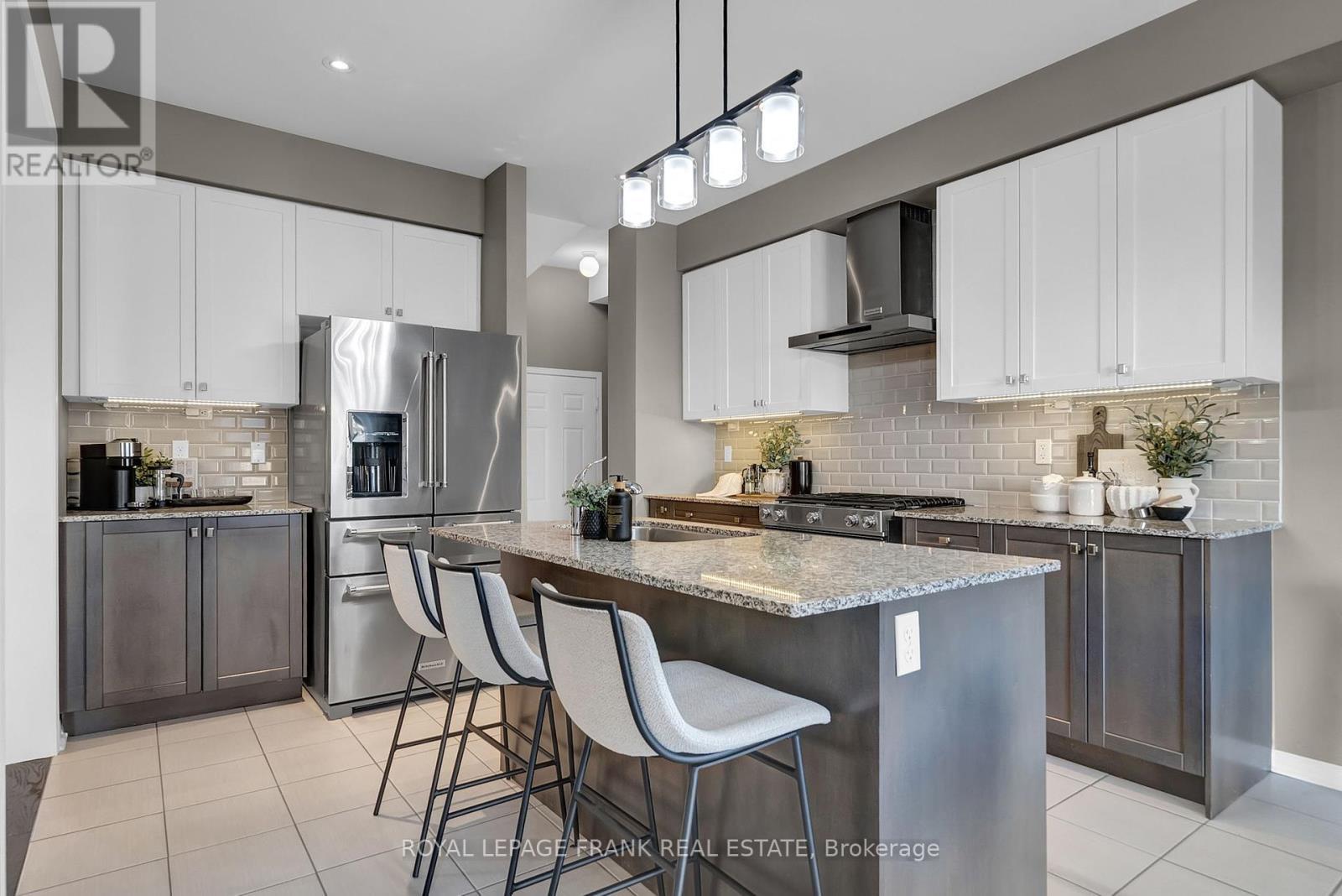 












23 JACK ROACH STREET

,
Clarington (Bowmanville),




Ontario
L1C3K2

