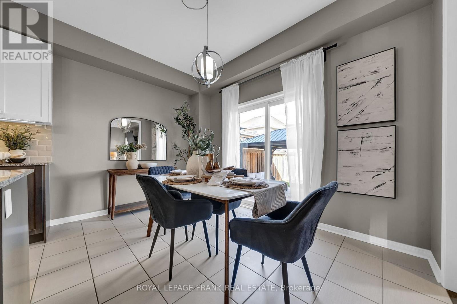 












23 JACK ROACH STREET

,
Clarington (Bowmanville),




Ontario
L1C3K2

