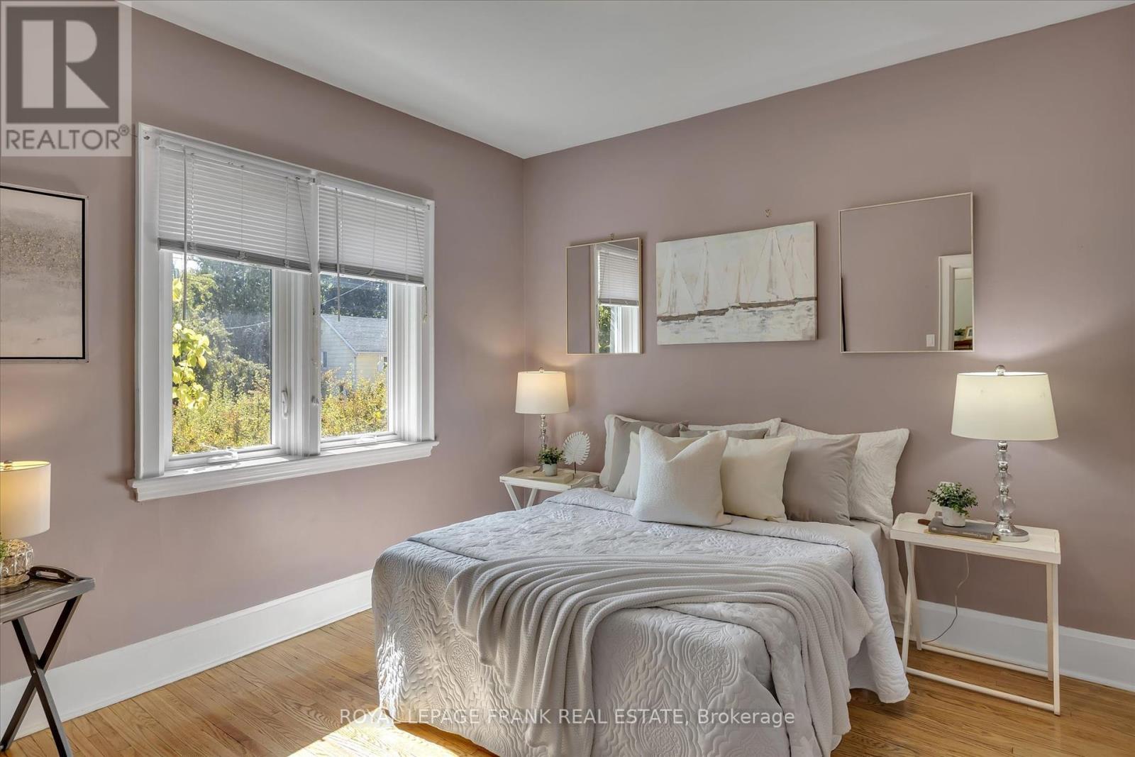 












720 BETHUNE STREET

,
Peterborough North (South),




Ontario
K9H4A4

