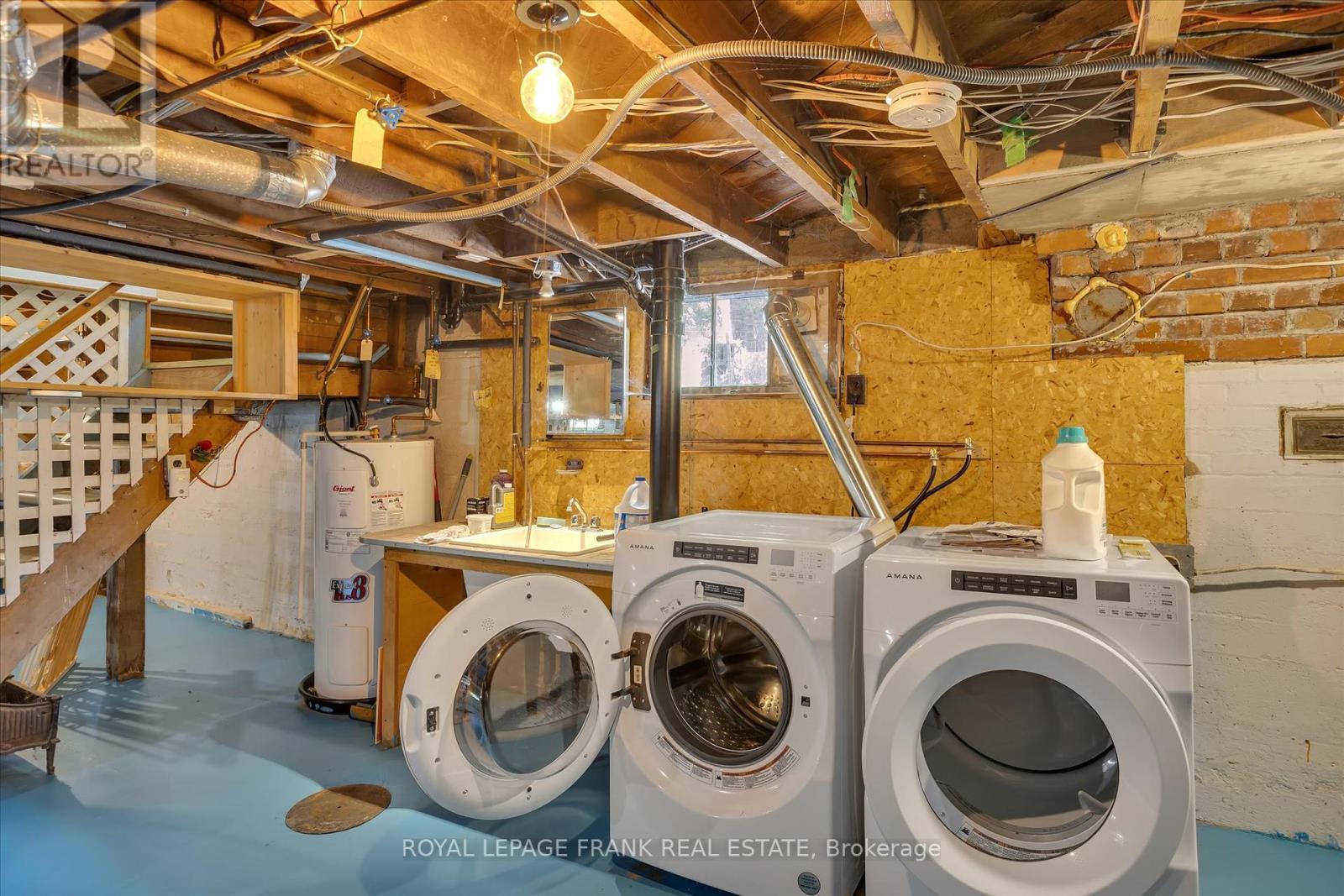 












720 BETHUNE STREET

,
Peterborough North (South),




Ontario
K9H4A4

