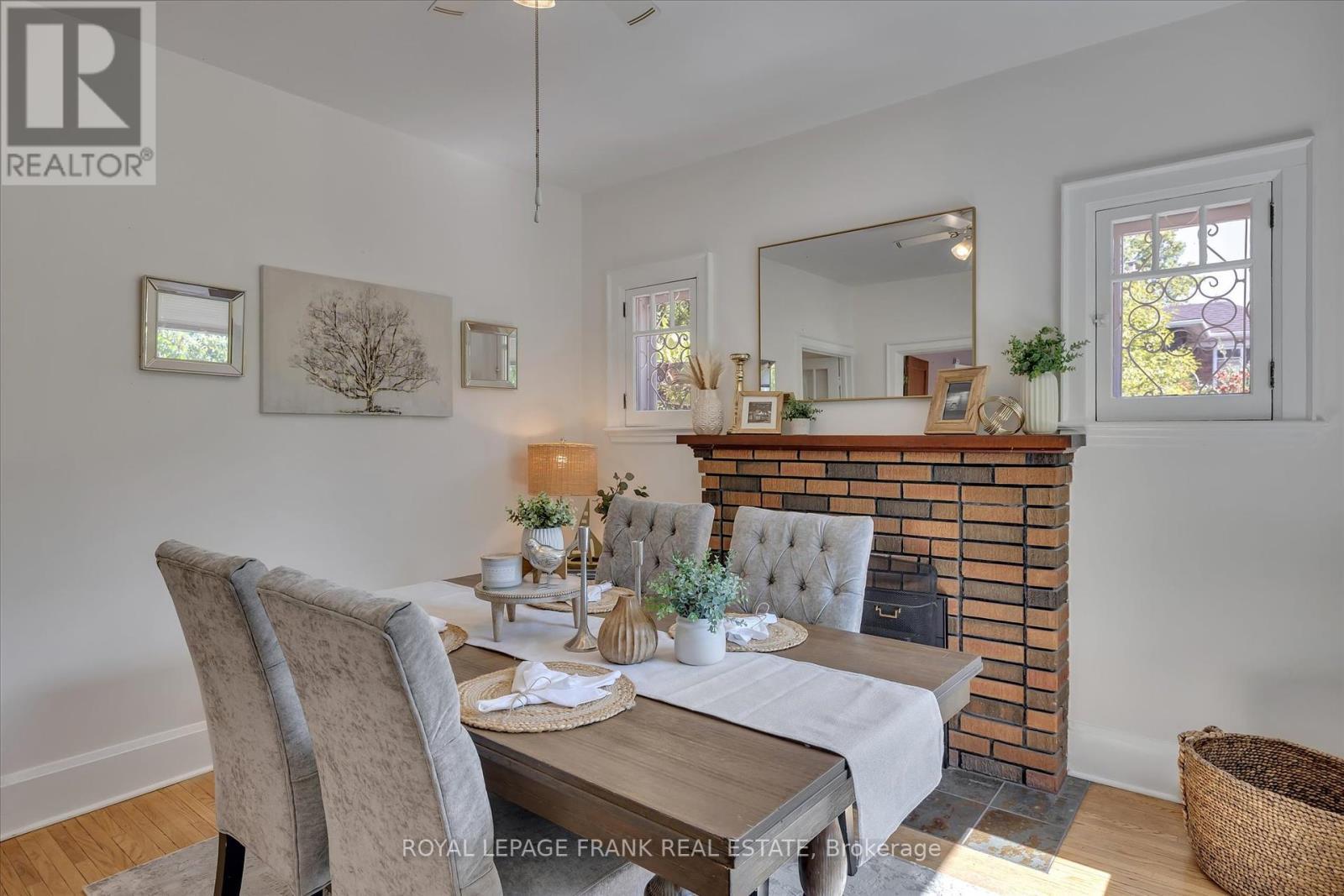 












720 BETHUNE STREET

,
Peterborough North (South),




Ontario
K9H4A4

