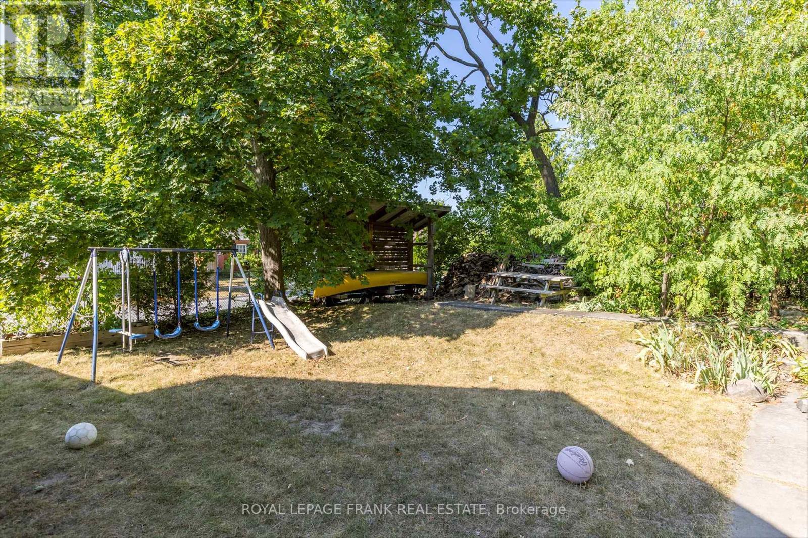 












720 BETHUNE STREET

,
Peterborough North (South),




Ontario
K9H4A4

