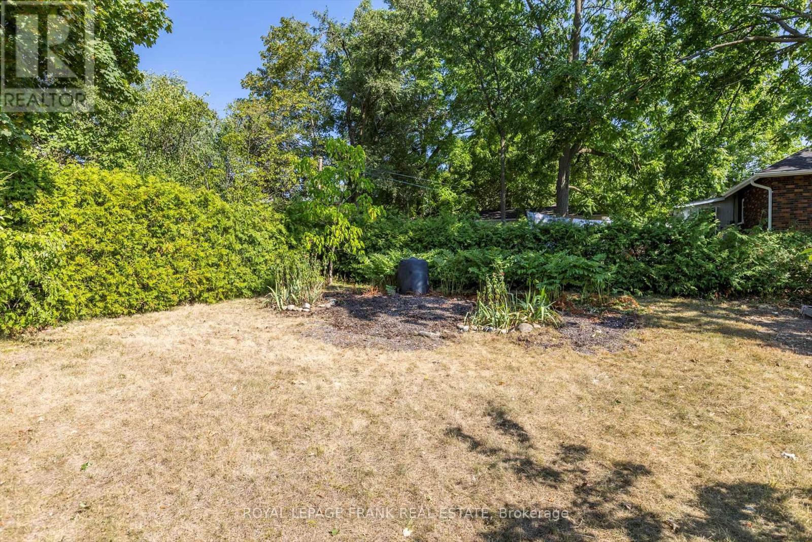 












720 BETHUNE STREET

,
Peterborough North (South),




Ontario
K9H4A4

