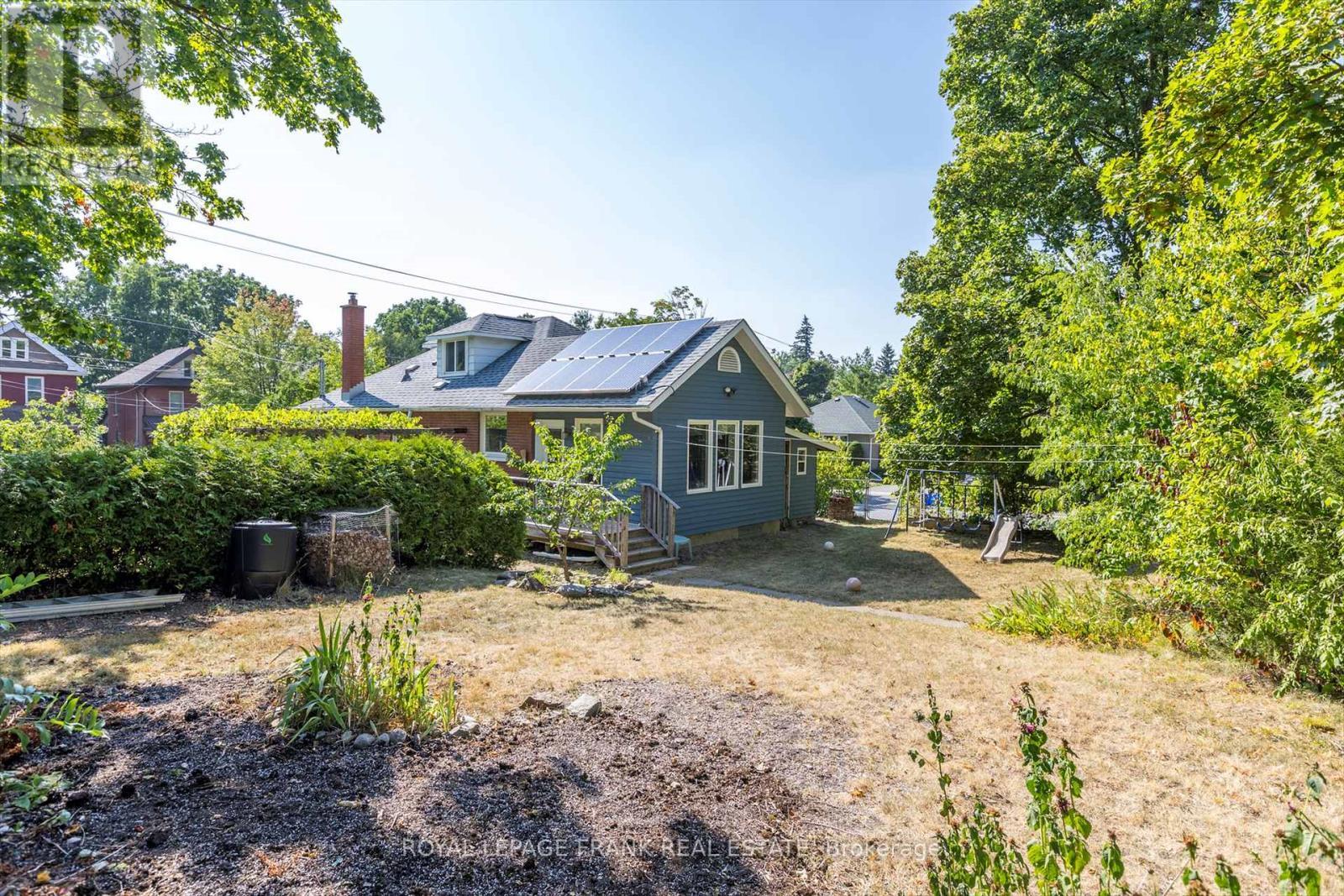 












720 BETHUNE STREET

,
Peterborough North (South),




Ontario
K9H4A4

