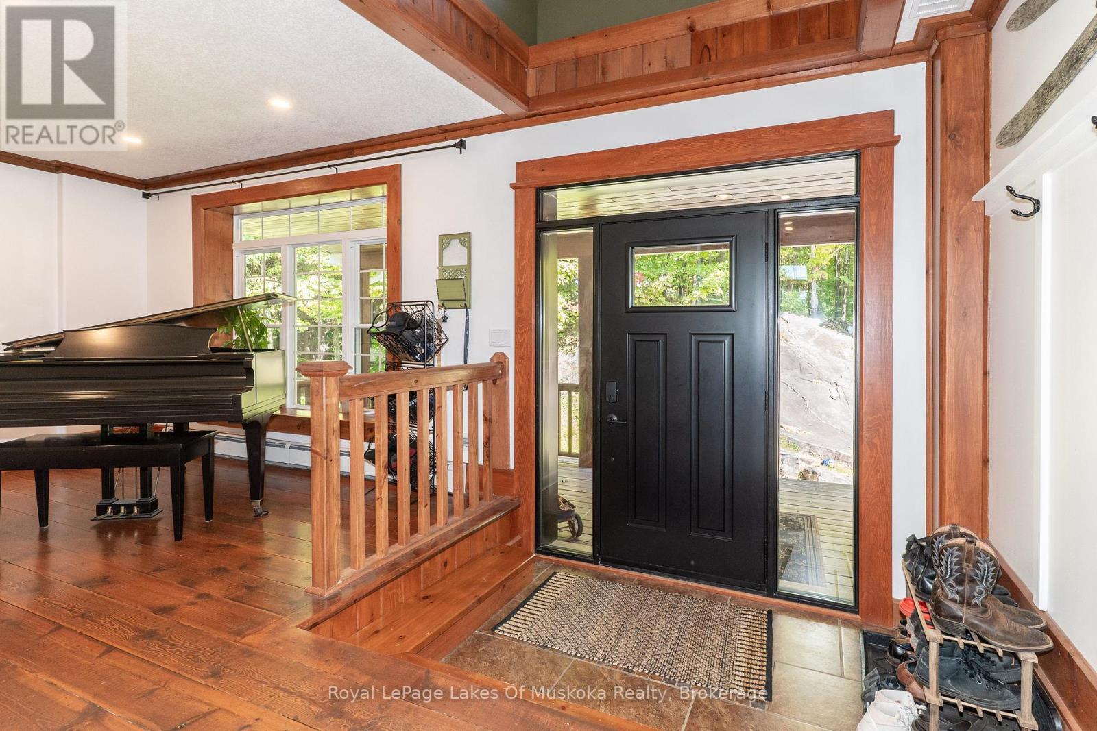 












1080 WALKERS GLENN CRESCENT

,
Lake of Bays (Sinclair),




Ontario
P1H2J6

