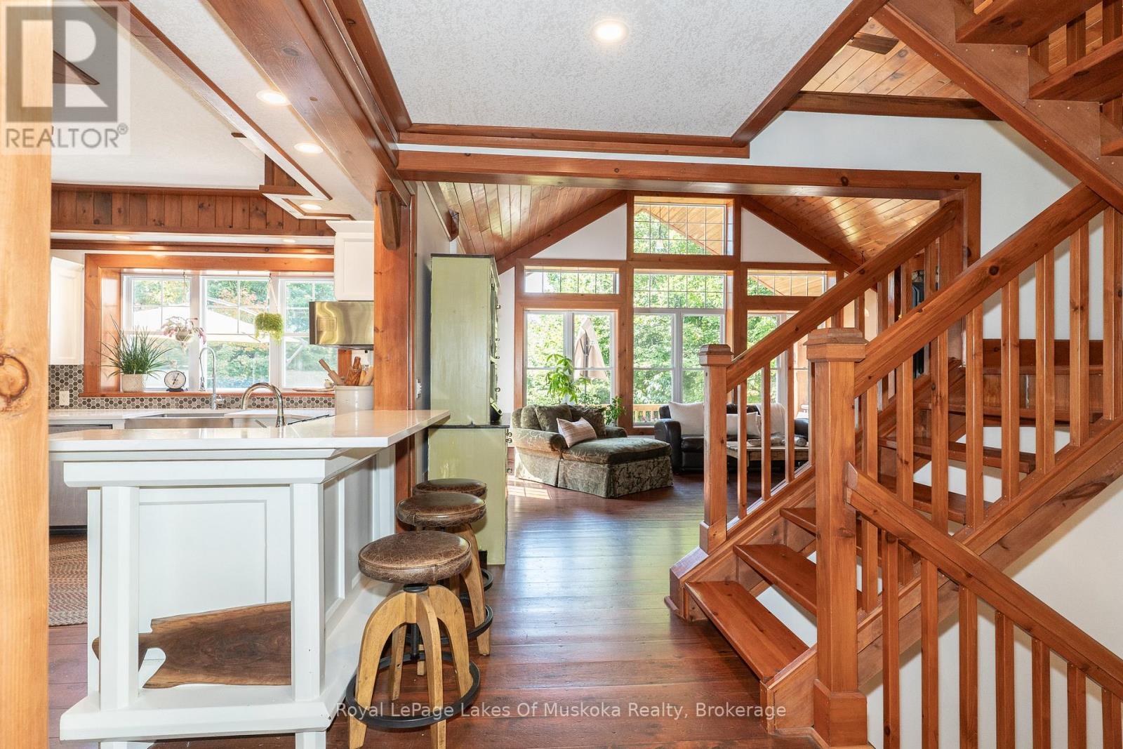 












1080 WALKERS GLENN CRESCENT

,
Lake of Bays (Sinclair),




Ontario
P1H2J6

