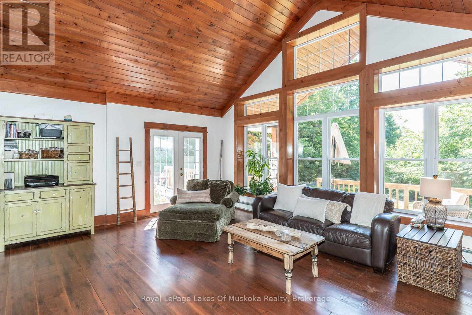 












1080 WALKERS GLENN CRESCENT

,
Lake of Bays (Sinclair),




Ontario
P1H2J6

