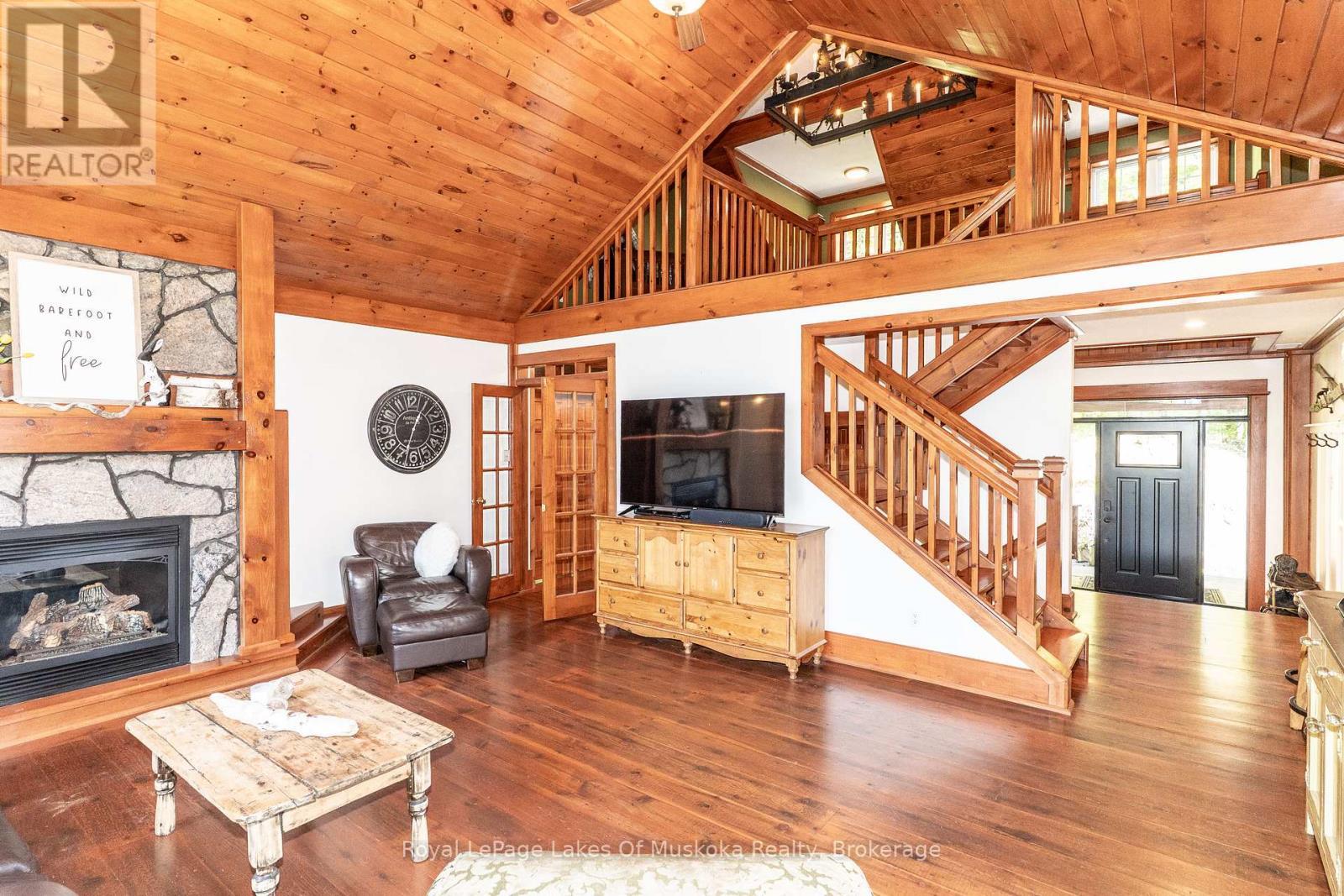 












1080 WALKERS GLENN CRESCENT

,
Lake of Bays (Sinclair),




Ontario
P1H2J6

