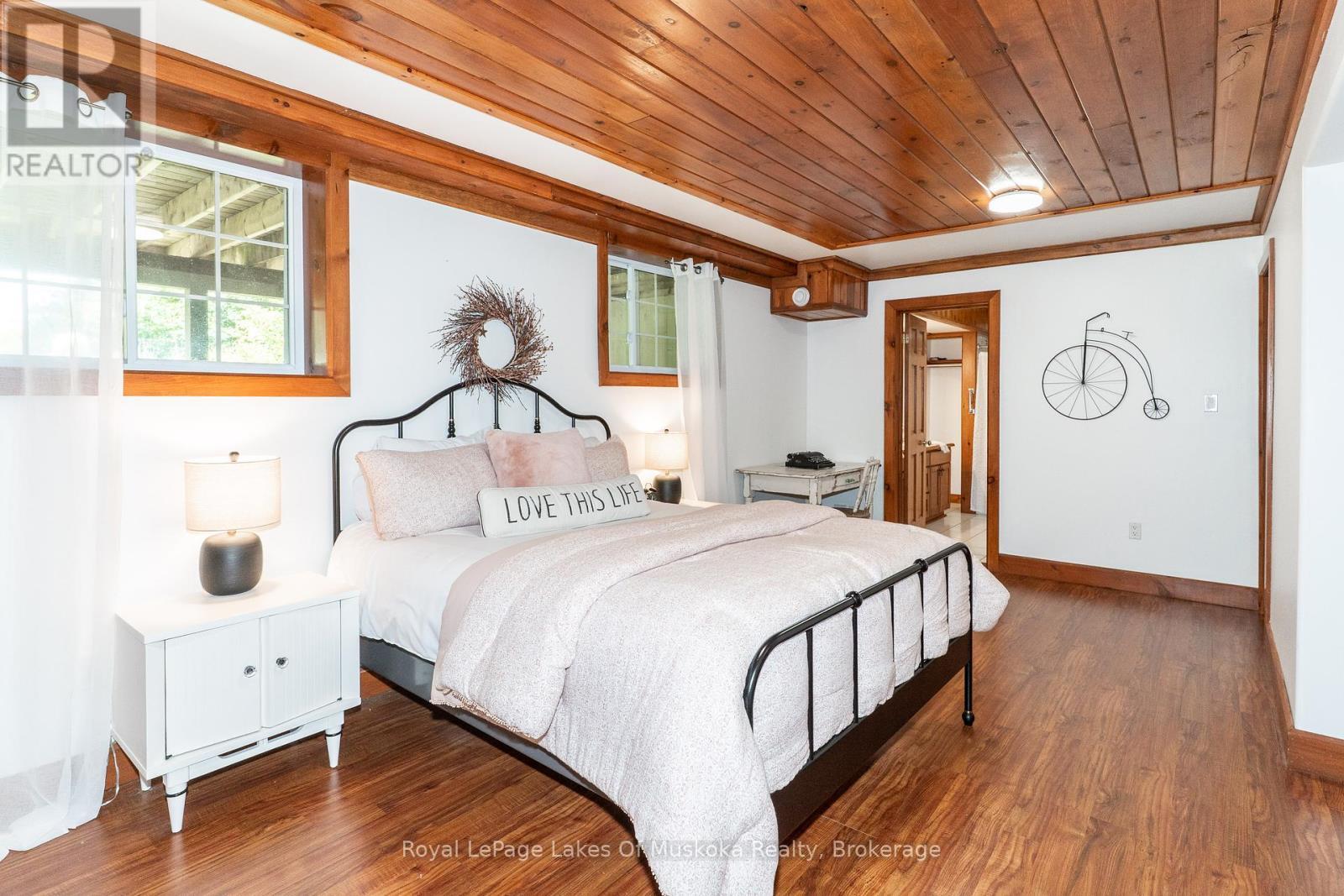 












1080 WALKERS GLENN CRESCENT

,
Lake of Bays (Sinclair),




Ontario
P1H2J6

