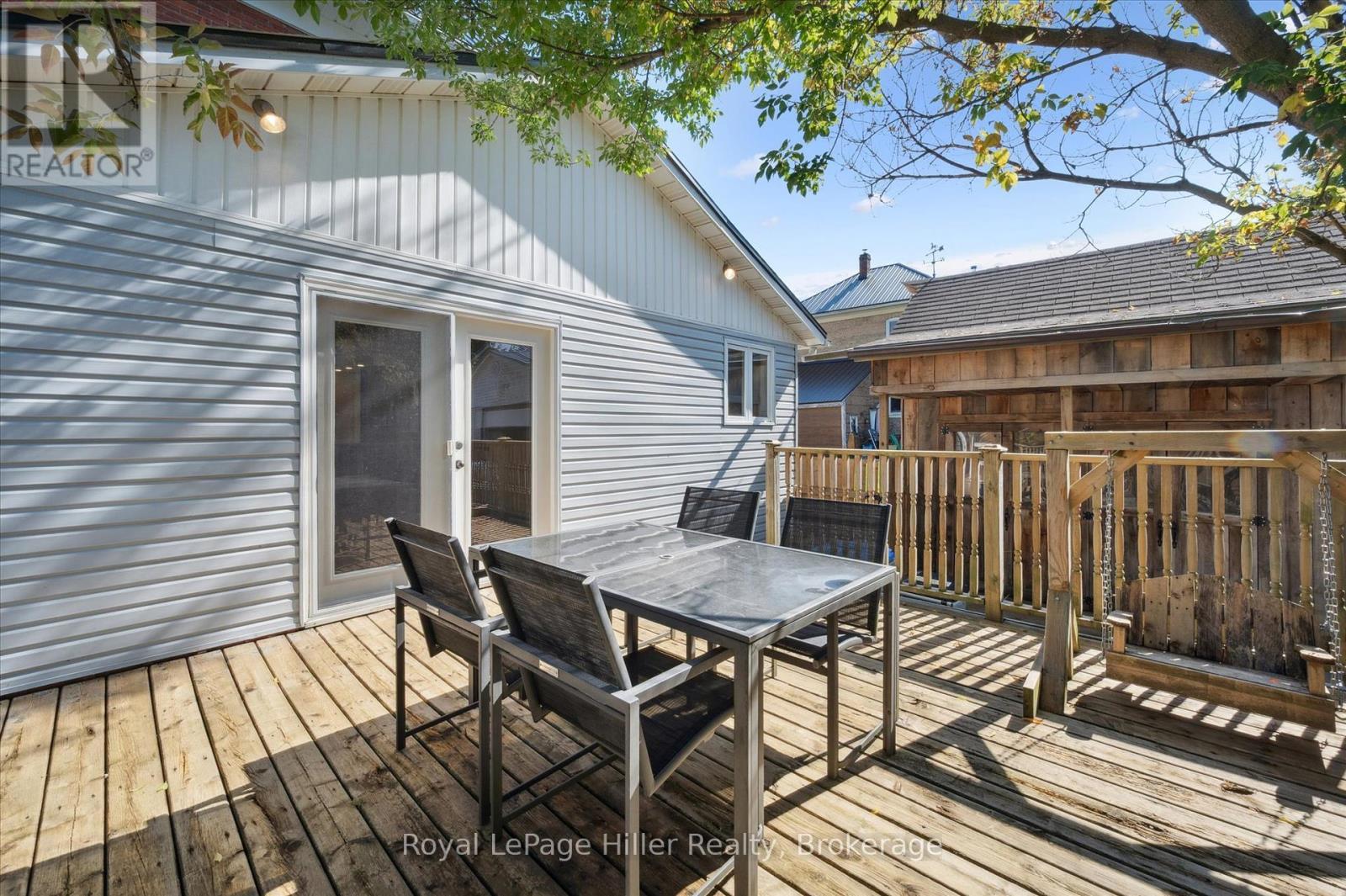 












4 TEMPERANCE STREET

,
Perth East (Milverton),




Ontario
N0K1M0

