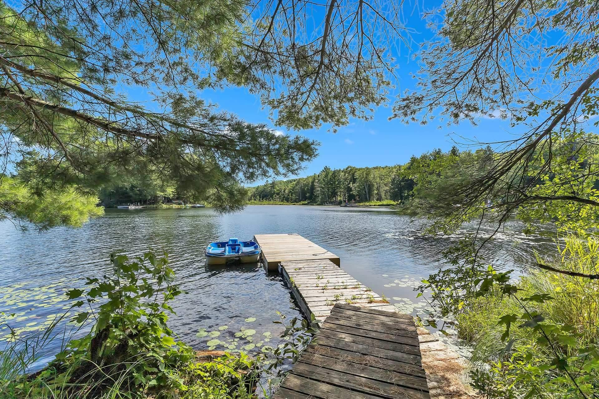 









24


Ch. du Lac-Barnes

,
Val-des-Monts,




QC
J8N6E4

