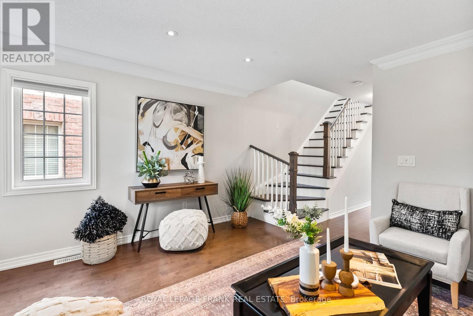 












31 - 735 SHEPPARD AVENUE

,
Pickering (Woodlands),




Ontario
L1V7K5

