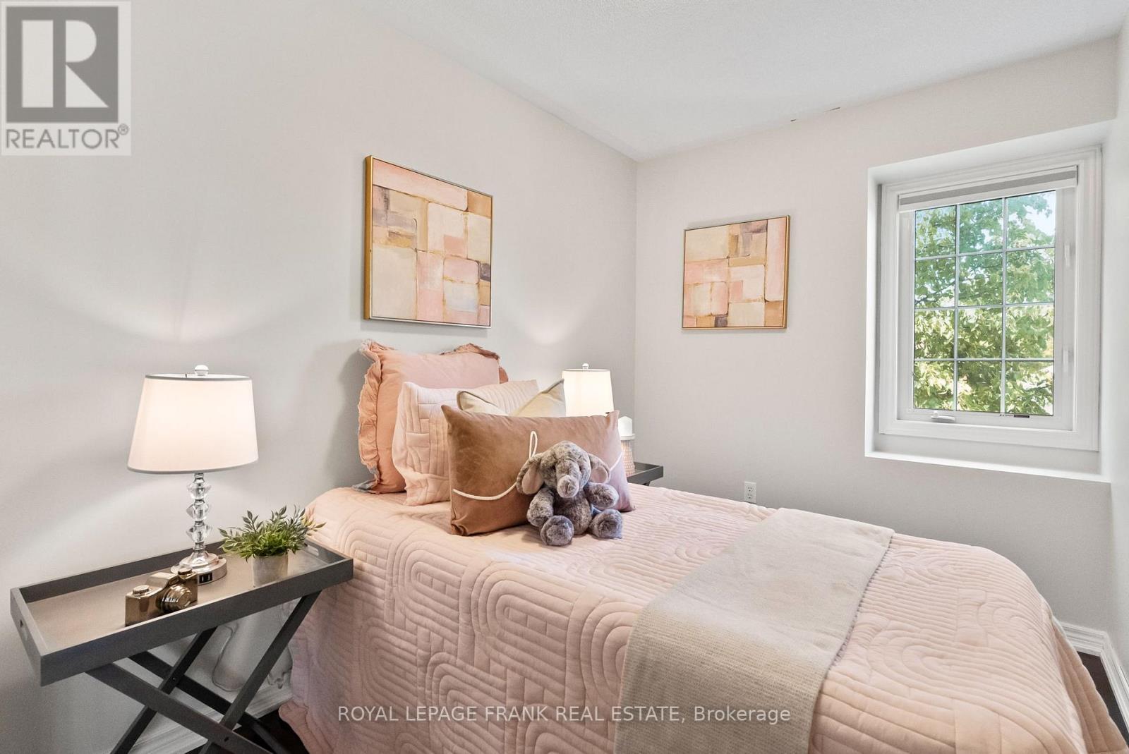 












31 - 735 SHEPPARD AVENUE

,
Pickering (Woodlands),




Ontario
L1V7K5

