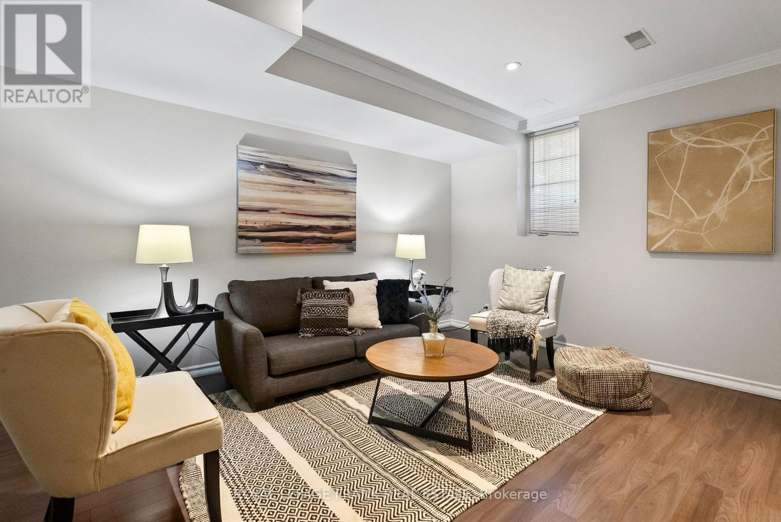 












31 - 735 SHEPPARD AVENUE

,
Pickering (Woodlands),




Ontario
L1V7K5

